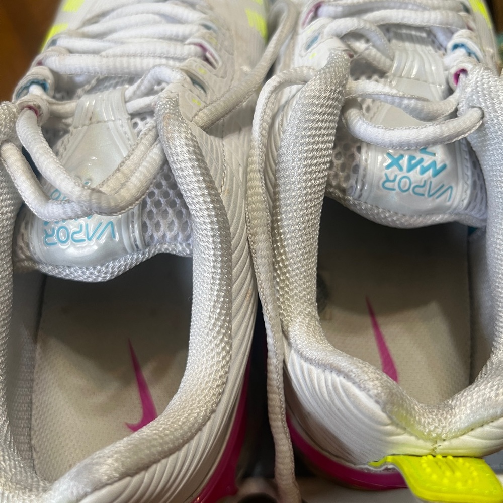 Like New Only Wore Few Times - image 4